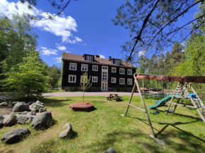 Villa Karllösa Värdshem & Creperie, Målilla